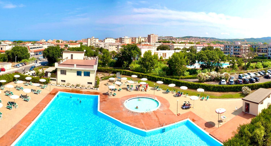 Exterior & Views 1, ISA-Apartments 4 beds in Residence with swimming-pool in San Vincenzo, just 600 meters from the sea, Livorno
