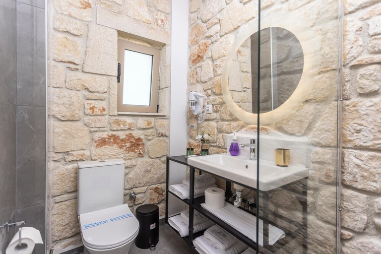 Bathroom 5, Anna Mare Luxury Apartments, Central Macedonia