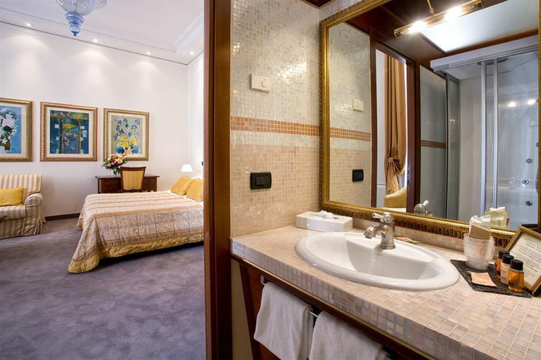 Bathroom 4, Ca' San Giorgio, Venezia