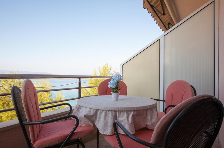 Others 2, Studio Apartments Marijan - Beachfront, Tučepi