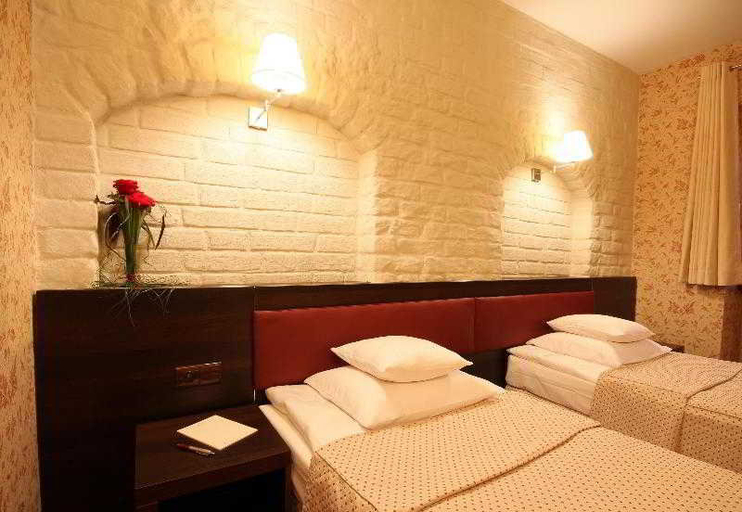 Bedroom 5, Hotel 1231, Toruń City