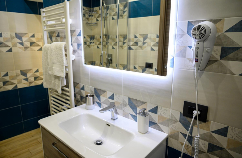 Bathroom 4, La Chiocciola Apartment, Palermo