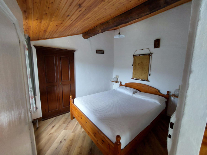 Bedroom 1, agriturismo Ranise Franca, Imperia