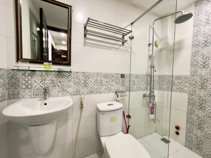 Bathroom 4, M-H Serviced Apartment, Bình Thạnh