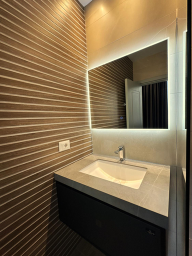 Bathroom 2, Tirana Central Rooms, Tiranës