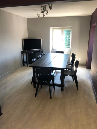 Others 5, Appartement porte du cantal, Cantal