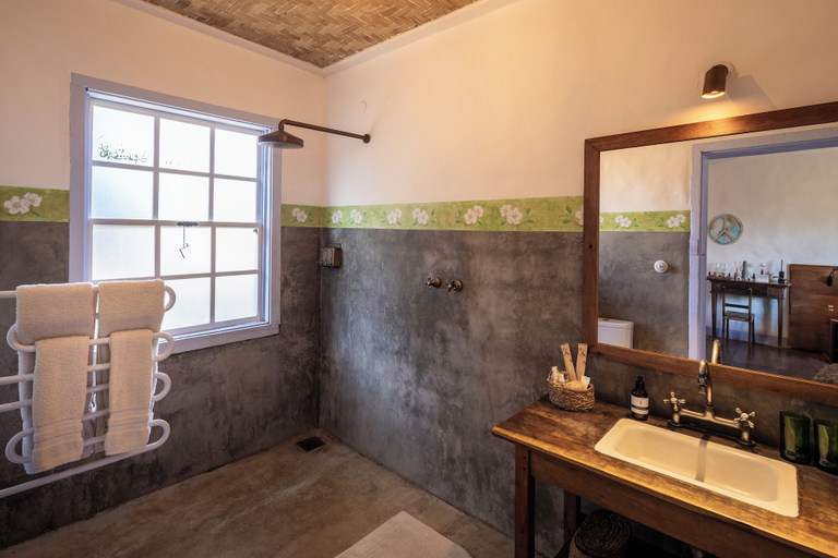 Bathroom 3, Ibiti Village, Lima Duarte