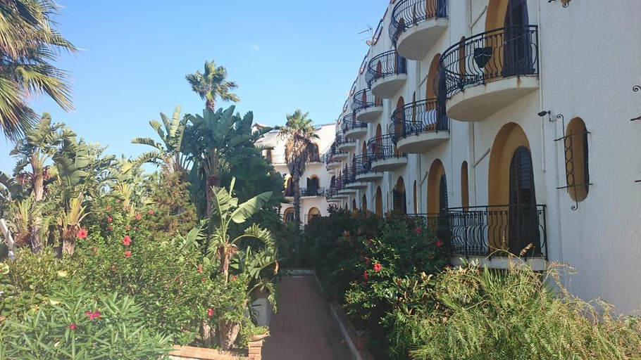 Exterior & Views 2, Hotel Club La Playa, Messina