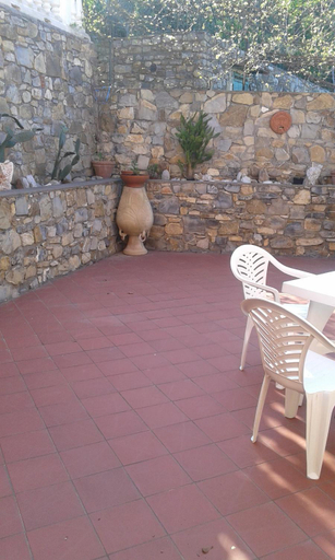 Exterior & Views 3, Appartamento in magnifica zona residenziale, Savona
