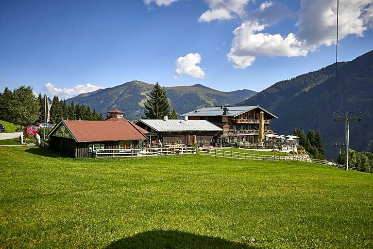Public Area 3, Sonnhof, Zell am See