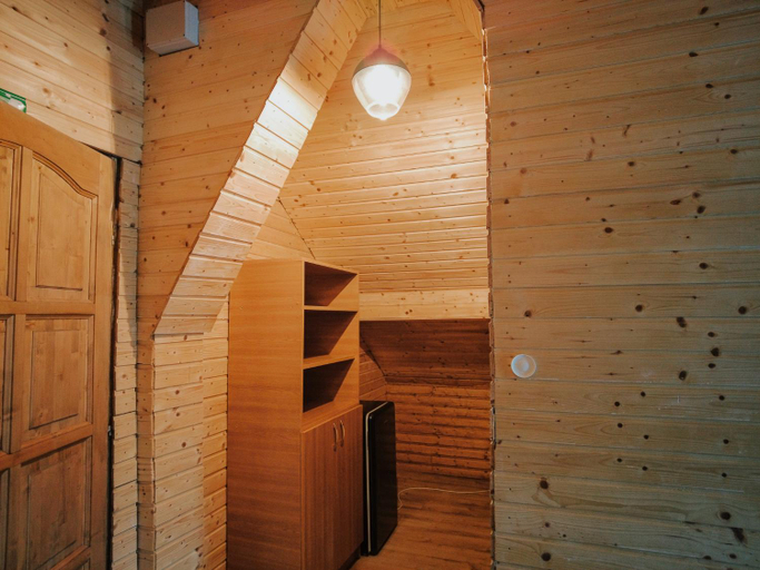 Others 3, Casa Laptici - statiunea Pestera-Padina, Bucegi, Moroeni