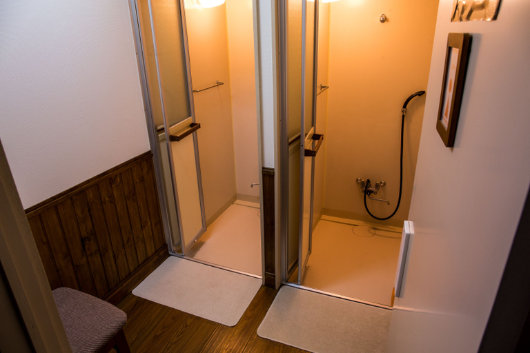 Bathroom 4, Annupuri Oasis Lodge, Niseko