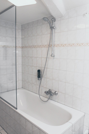 Bathroom 4, Le Virage, Maastricht