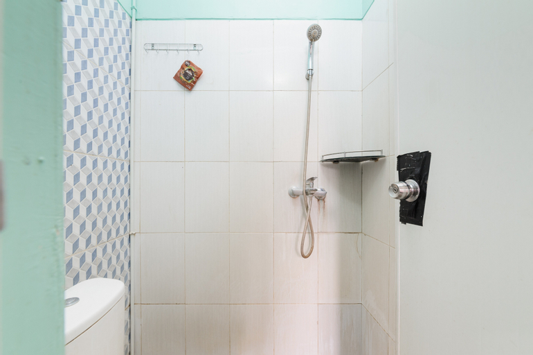 bathroom 8