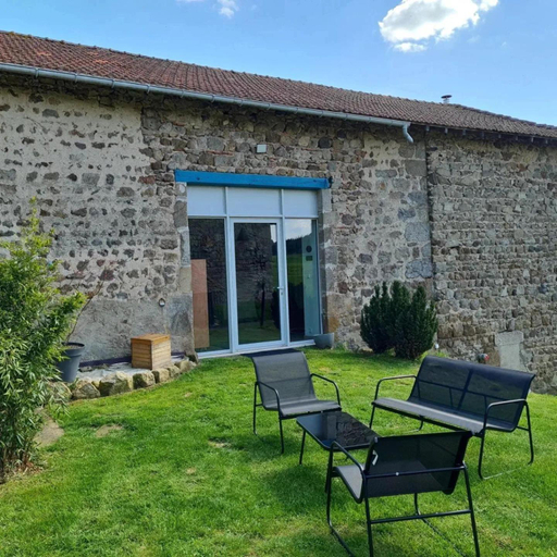 Others 4, Chez perlette, Loire
