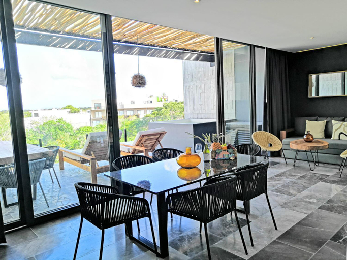 Dining Room 10