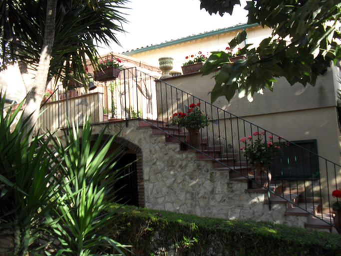 Exterior & Views 2, Gelso Bianco - Three Bedroom, Catania