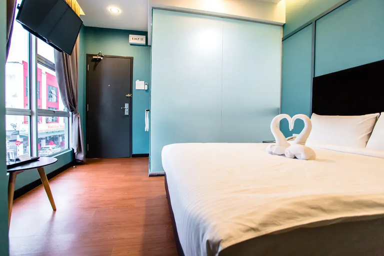 Jenjarom Boutique Hotel - Tap to explore photos