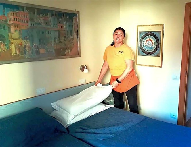 Bedroom 3, Ping Pong, Rome