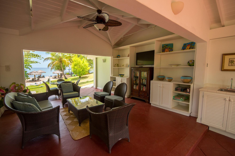 Public Area 2, East Winds Inn