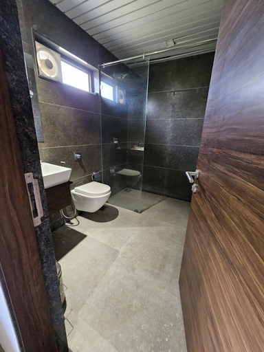 Bathroom, Club Azzurro Resort - Nalsarovar, Ahmadabad