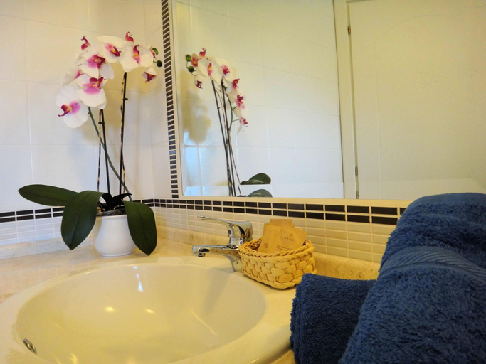 Bathroom 4, Sa Fiorida, Sassari