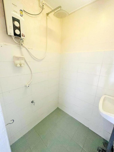 Bathroom 4, Jonker Vibe Inn, Malacca City