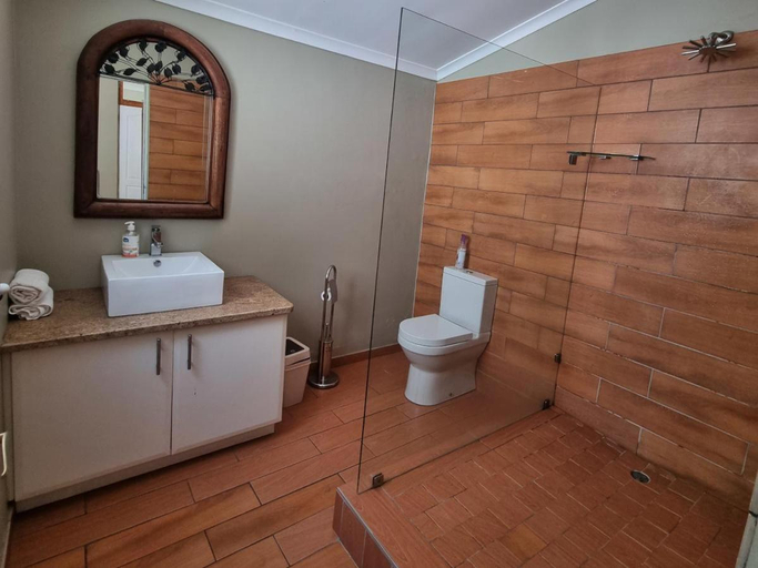 Others 5, Bonnie Highlands, Uthukela