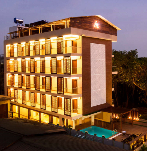 Exterior & Views