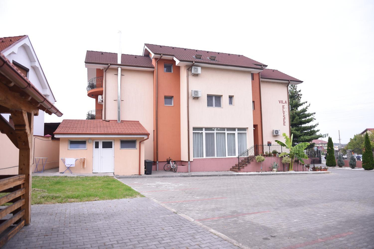 Others 4, Vila Elysee, Sanmartin