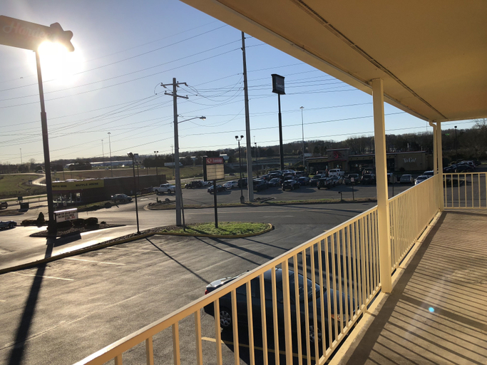 Others 3, Econo Lodge Athens I-75, McMinn