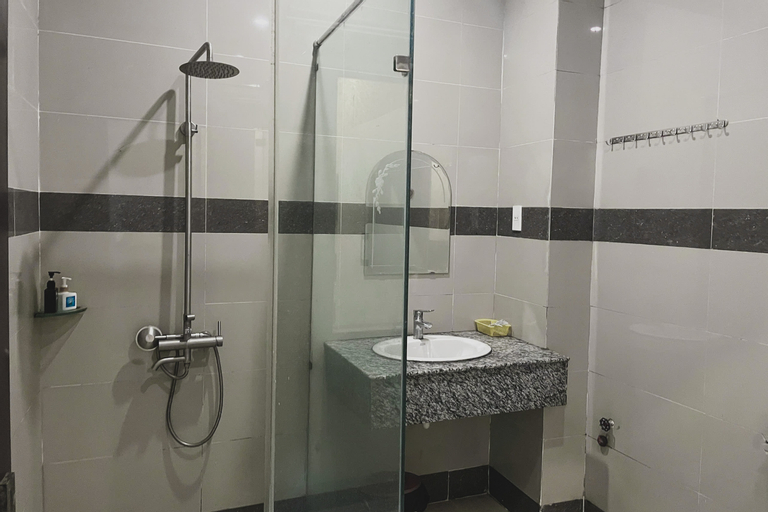 Bathroom 26