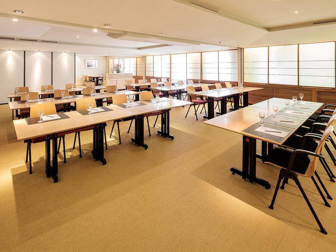 Business Facilities