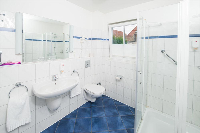 Bathroom 4, Wisser's, Ostholstein