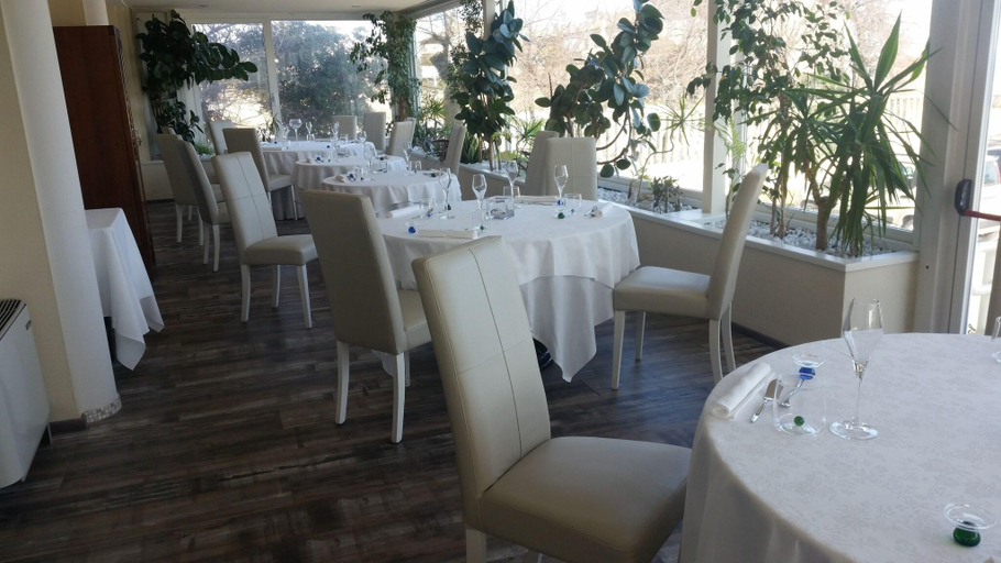 Food & Drinks 5, Hotel Elisabeth due, Pesaro E Urbino