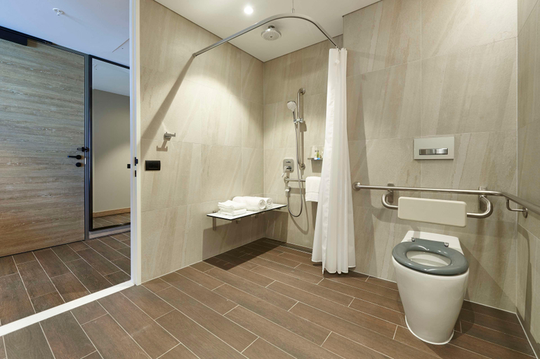 Bathroom 26