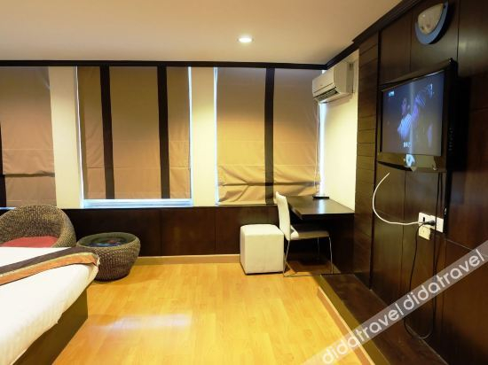 Others 3, Eight Inn, Khlong Toey