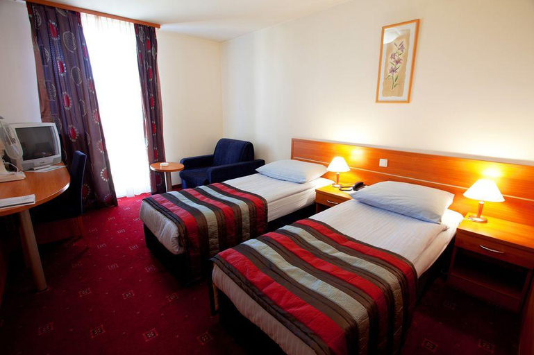 Bedroom 3, Creina, Kranj