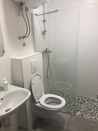 Bathroom 3, Apartments Antonia, Makarska