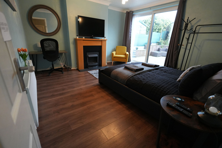 Bedroom 2, Detached Homestay With Private Rooms, Lancashire