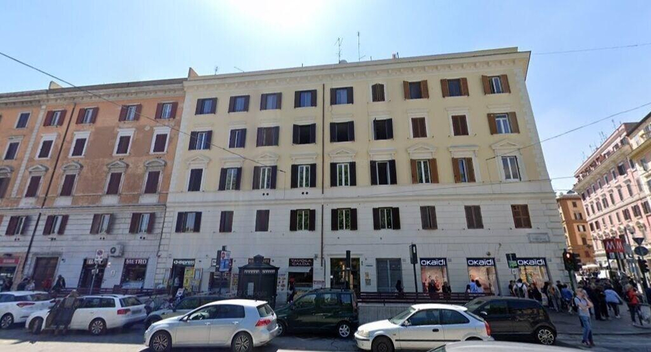 Exterior & Views, Julius Ceasar, Rome