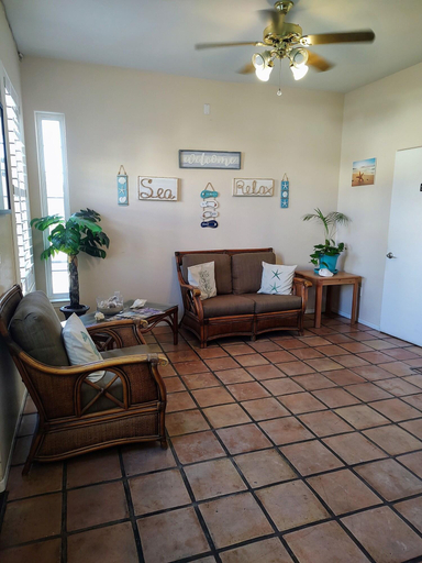 Public Area, Pacific Plaza Resort, San Luis Obispo