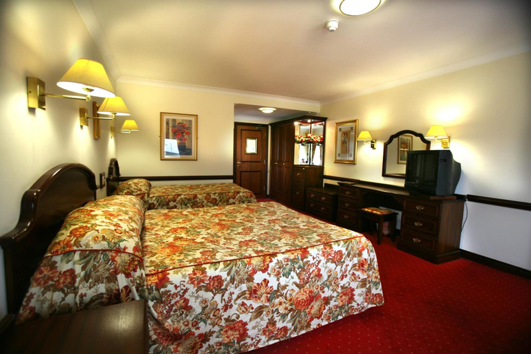Bedroom 3, Dorrian's Imperial