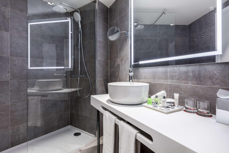 Bathroom 4, NH Collection Brussels Grand Sablon, Bruxelles