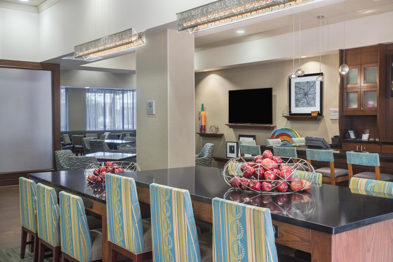 Food & Drinks 5, Hampton Inn & Suites Little Rock-Downtown, Pulaski