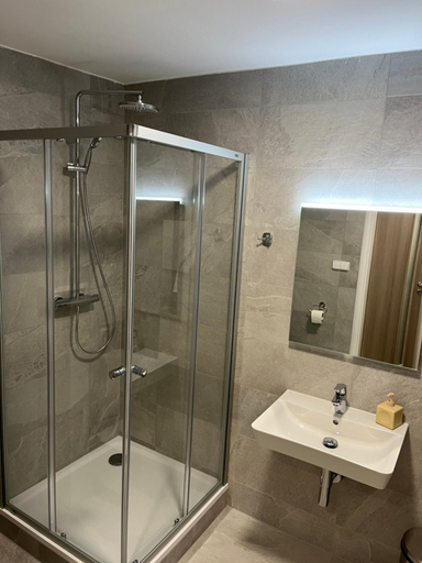 Bathroom 3, Stará vinice, Litoměřice
