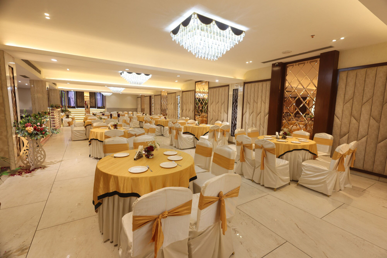 Food & Drinks 4, The Saffron Park, Panchkula