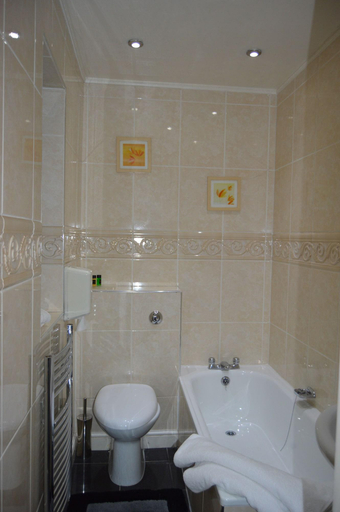 Bathroom 5, Kadimah, London