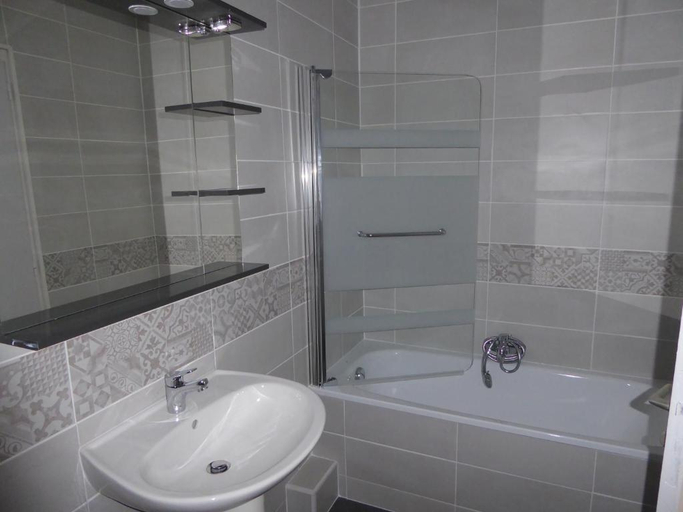 Bathroom 4, Logis Hotel L'Arche de Noe, Haute-Garonne