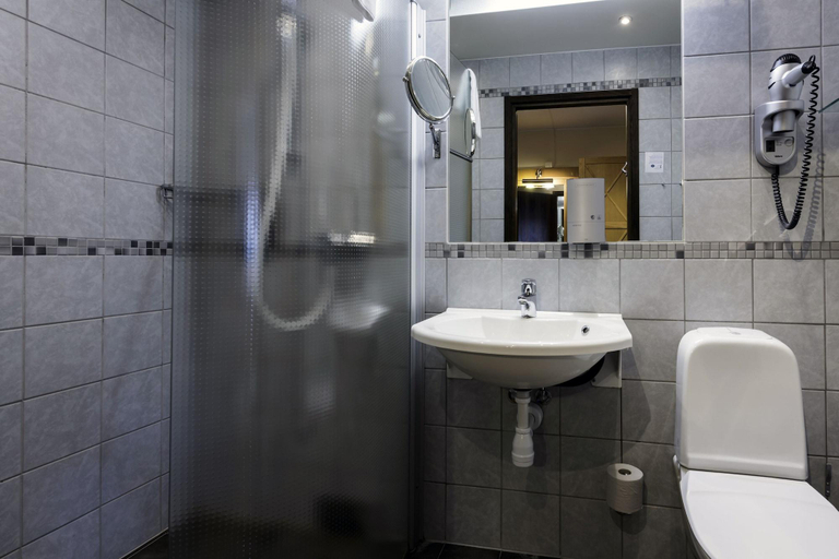 Bathroom 4, Bellevue, Hjo